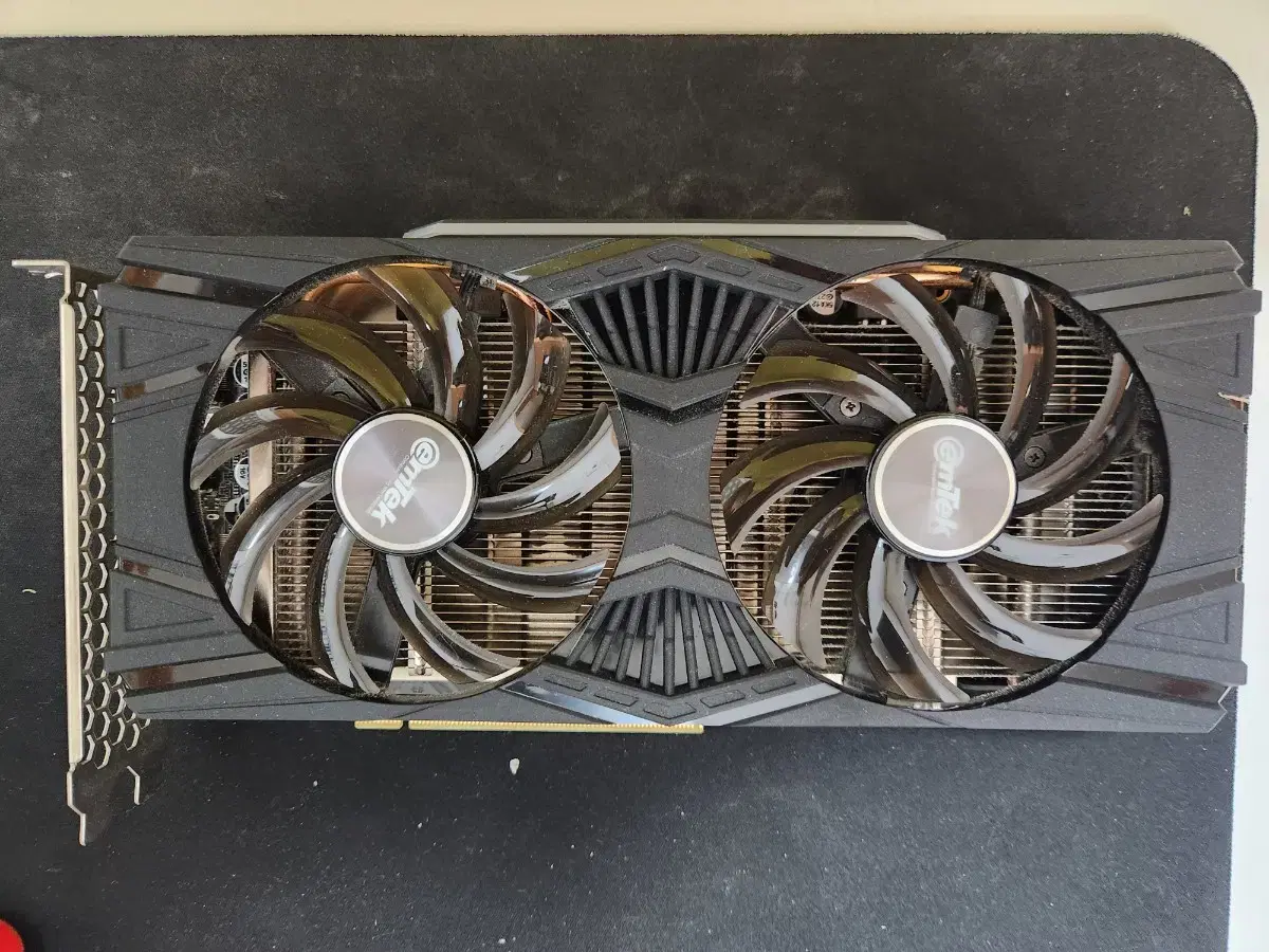 이엠텍 지포스 GTX 1660 Super 팝니다.